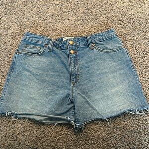 High Rise 4” Shorts